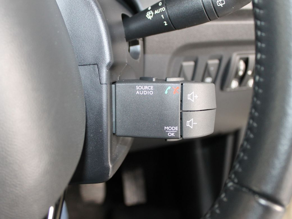 2016 Renault Captur - image 23