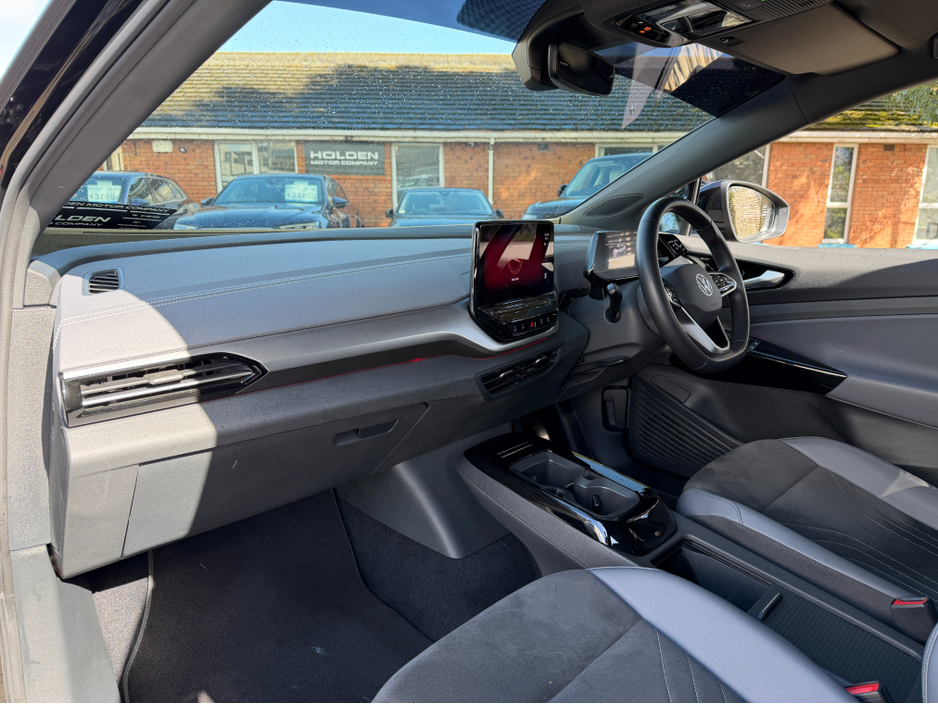 2023 Volkswagen ID.4 - image 27