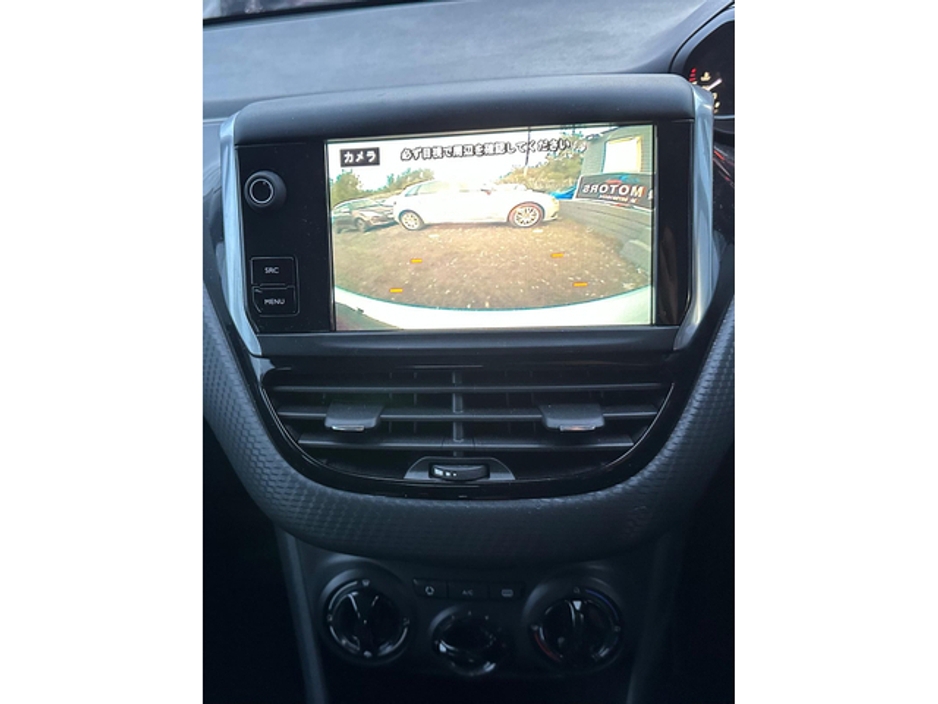 2016 Peugeot 208 - image 18