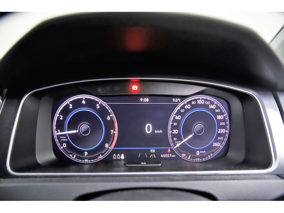 2019 Volkswagen Golf - image 18