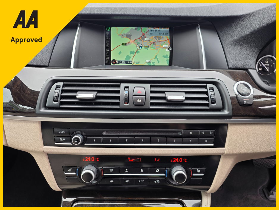 2016 BMW 5 Series - image 15