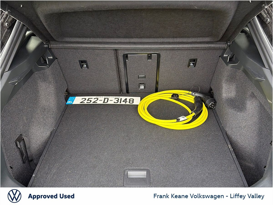 2025 Volkswagen ID.4 - image 9