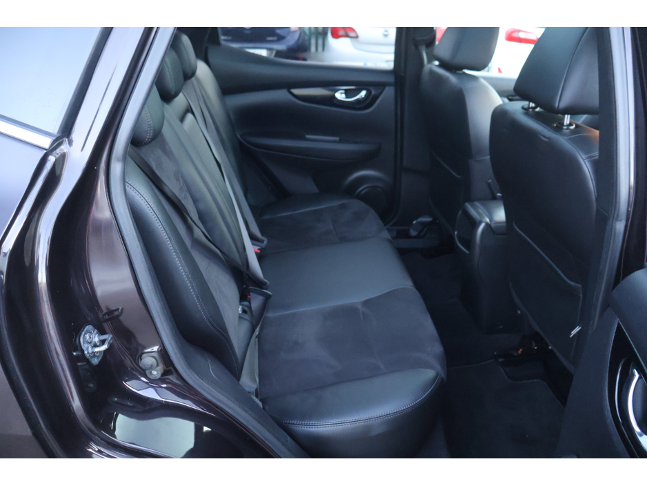 2017 Nissan Qashqai N-VISION 360 Huge Spec New Timing Belt Exceptional Condition! €13,995