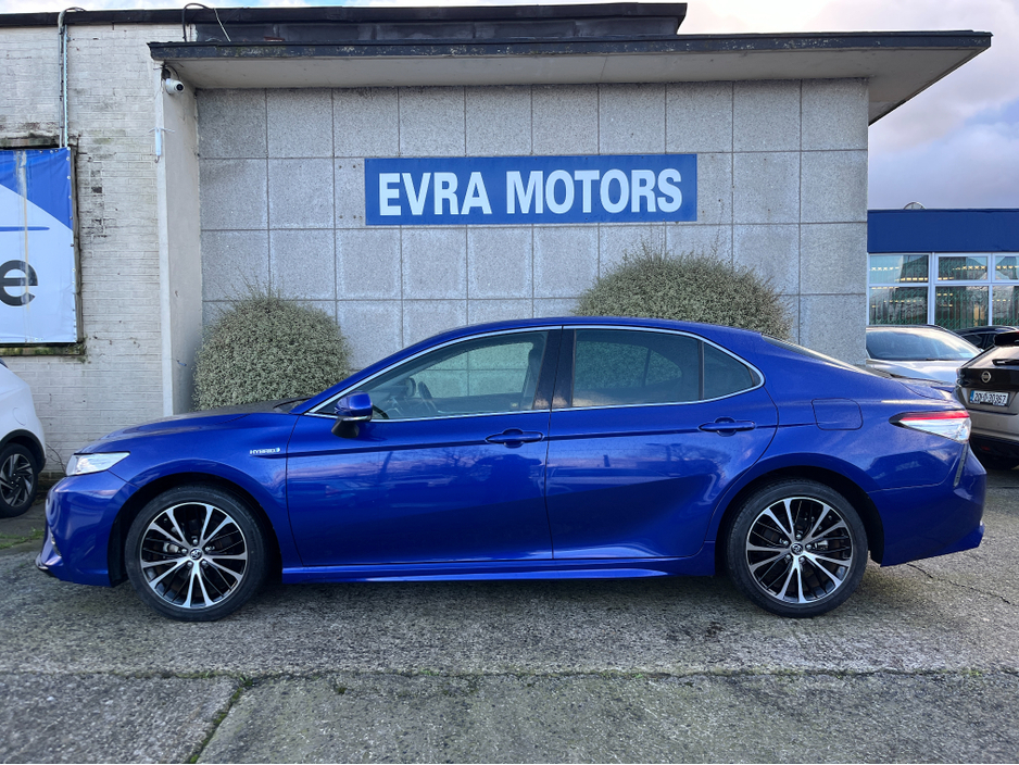 2019 Toyota Camry WS HYBRID AUTOMATIC 2.5 PETROL //HALF LEATHER SEATS//ELECTRIC DRIVERS SEAT//KEYLESS ENTRY//ADAPTIVE CRUISE CONTROL//REVERSE CAMERA// €25,950