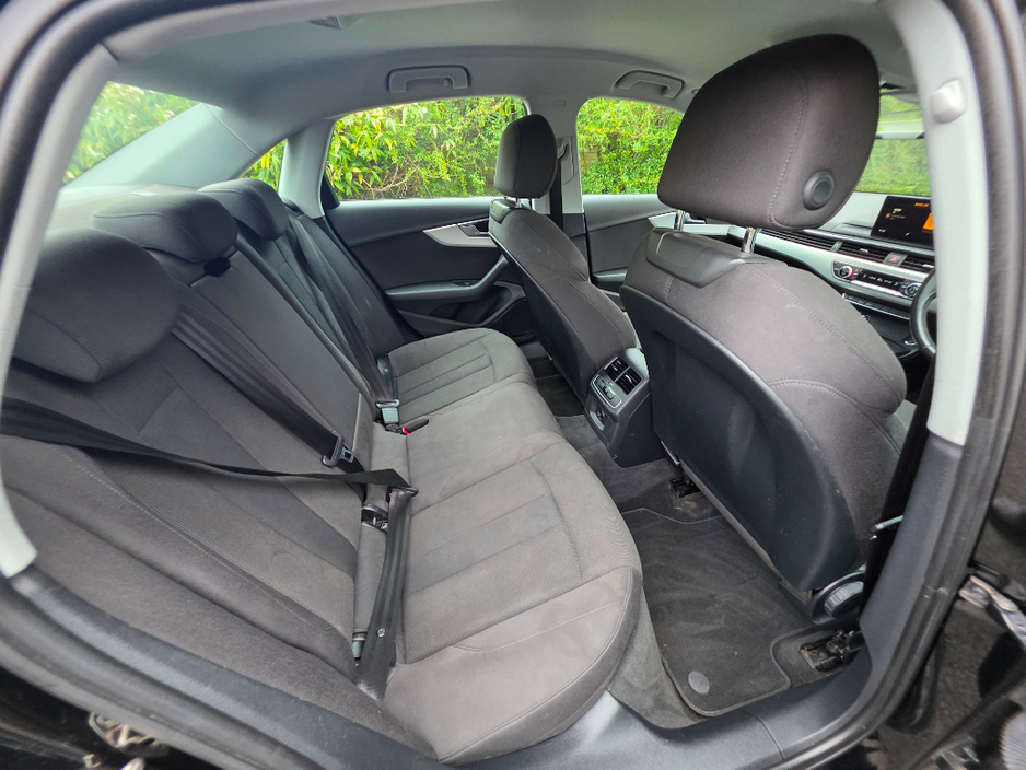 2016 Audi A4 - image 10