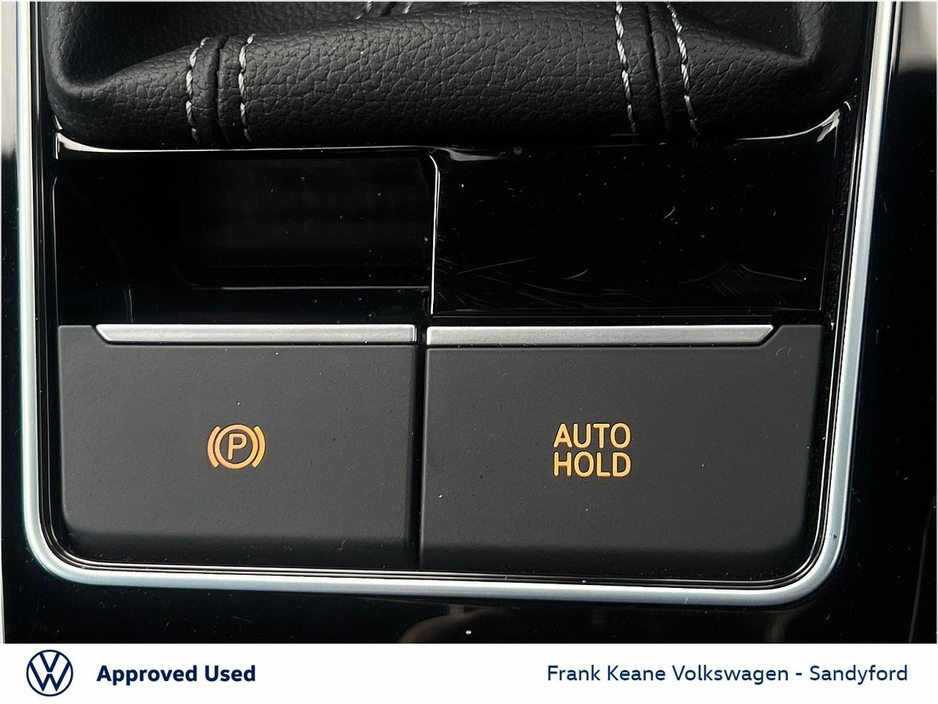 2023 Volkswagen Golf - image 24