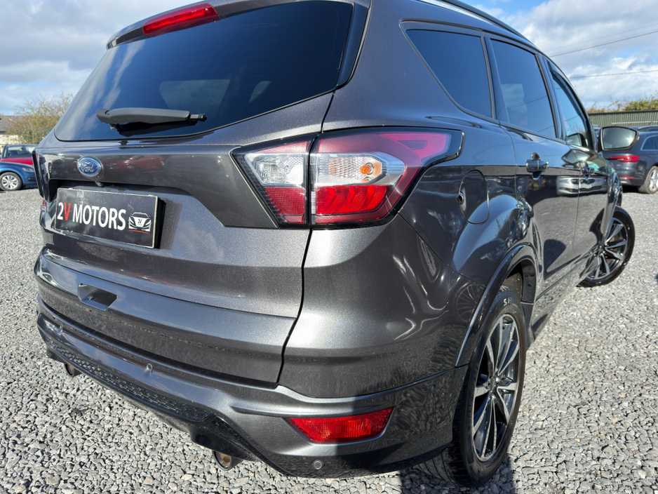 2017 Ford Kuga - image 5