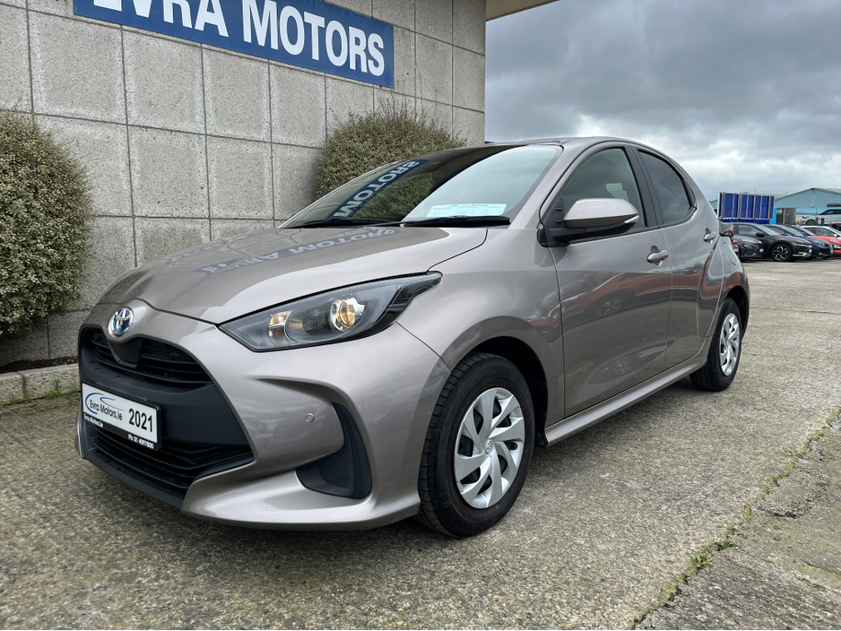 2021 Toyota Yaris - image 5