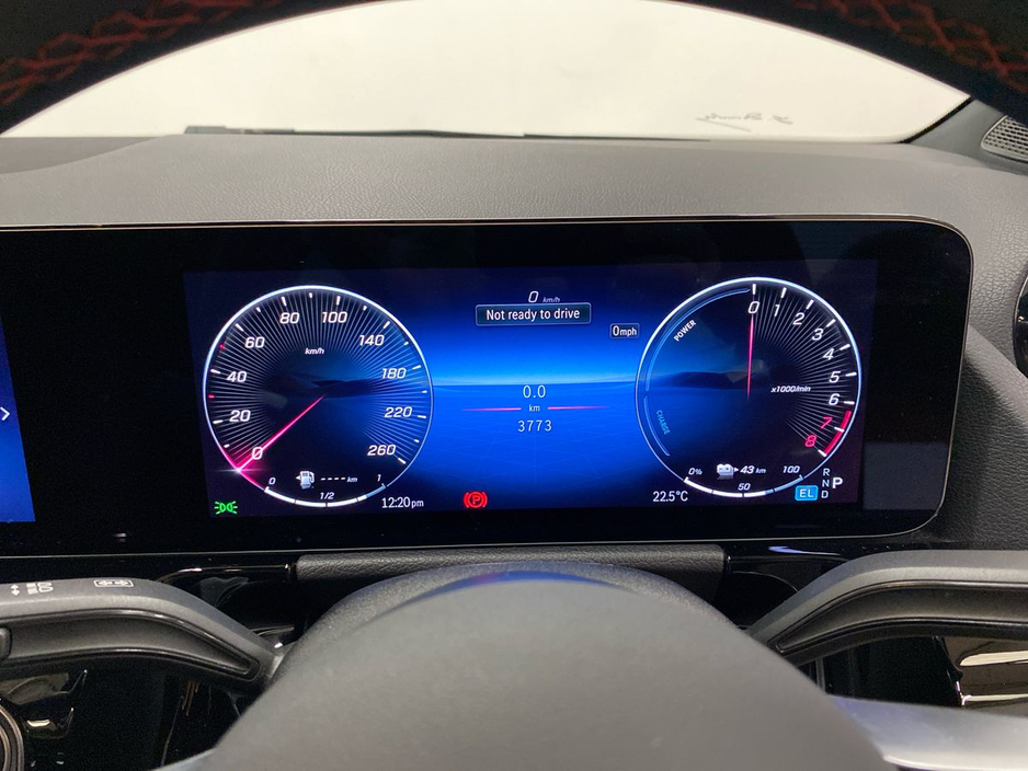 2025 Mercedes-Benz GLA Class - image 8