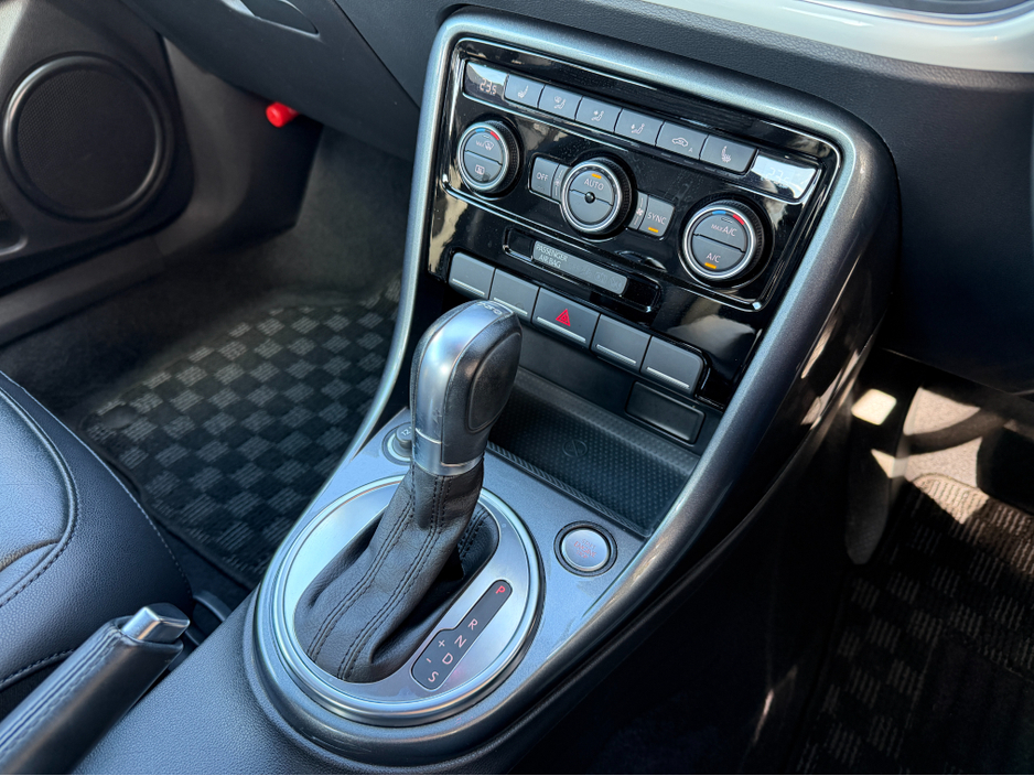 2017 Volkswagen Beetle - image 18