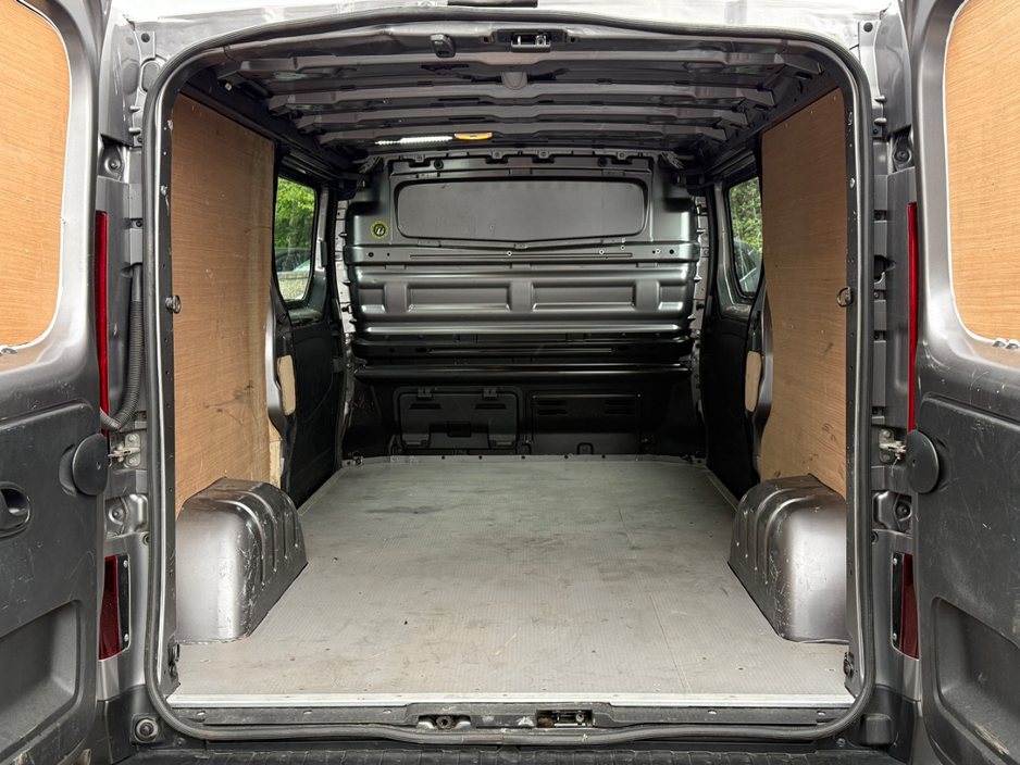 2021 Renault Trafic - image 20