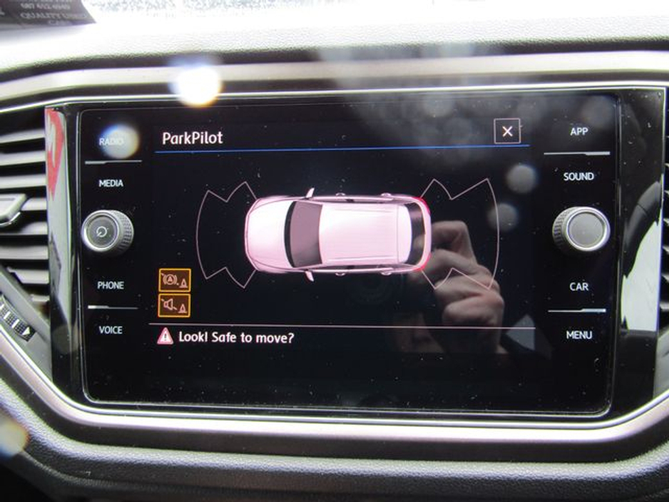 2019 Volkswagen T-Roc - image 26