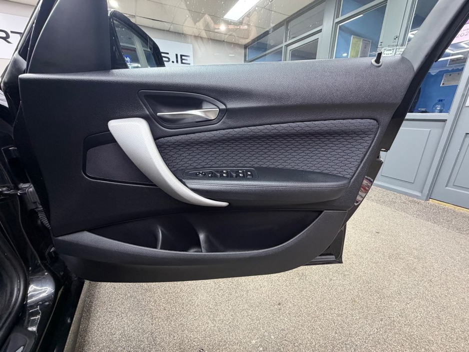 2016 BMW 1 Series - image 33