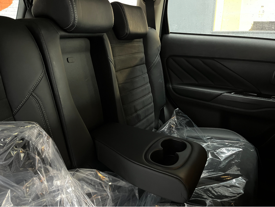 2020 Mitsubishi Outlander €23950! 2020 MITSUBISHI OUTLANDER PHEV G 2.4 AUTOMATIC / CRUISE CONTROL / 360° PARKING CAMERA / ELECTRIC HEATED SEATS / PADDLE SHIFTERS / HEATED STEERING WHEEL €23,950