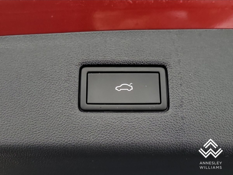 2025 Ford Explorer Premium 77kWh Extended Range RWD €39,950