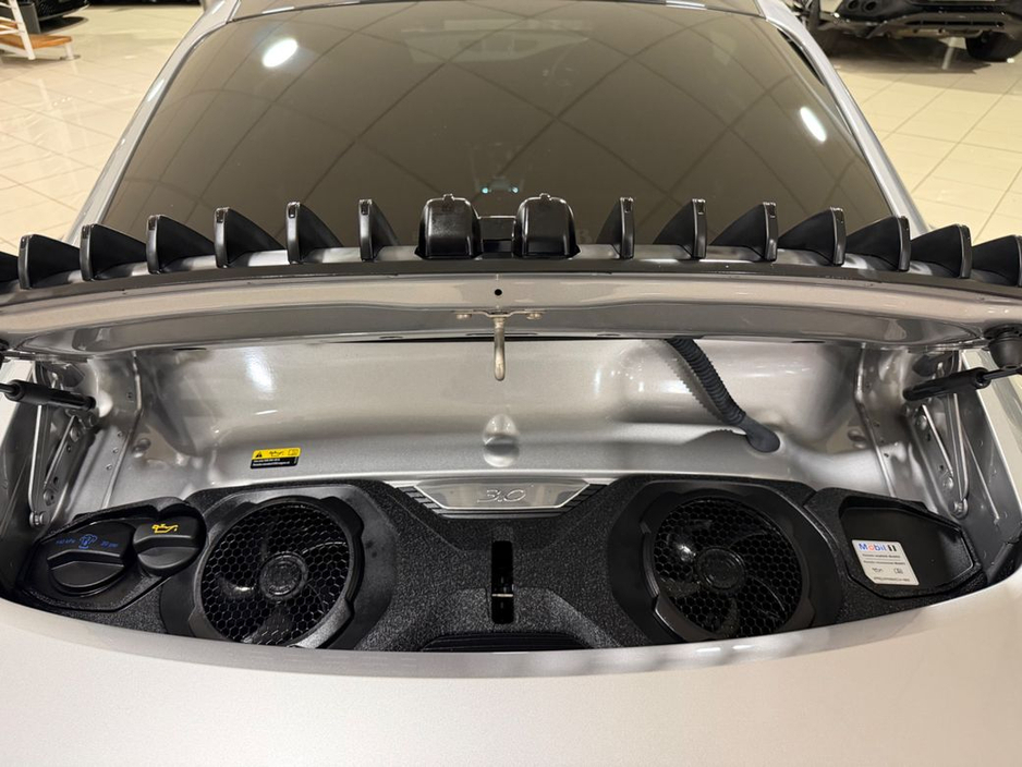 2020 Porsche 911 - image 17