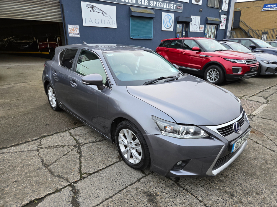 2015 Lexus CT 200 h - image 12