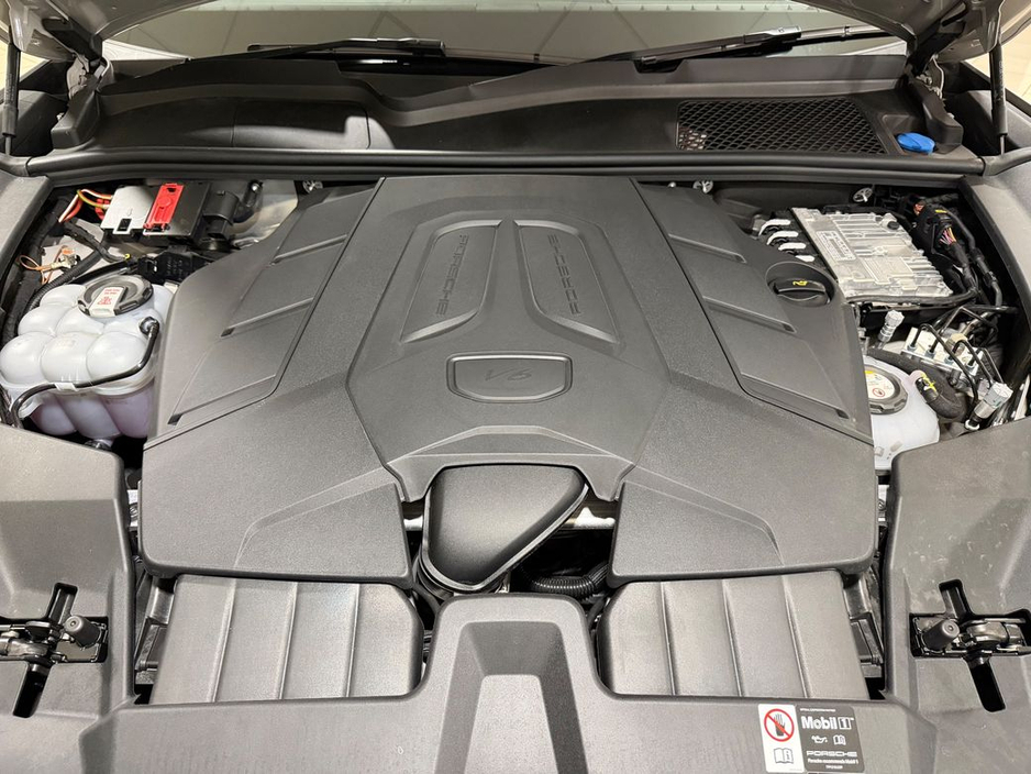 2025 Porsche Cayenne 3.0 V6 E-HYBRID=LOW MILES//HUGE SPEC//AS NEW=2 YEAR WARRANTY=TAILORED FINANCE PACKAGES AVAILABLE=TRADE IN'S WELCOME €114,995