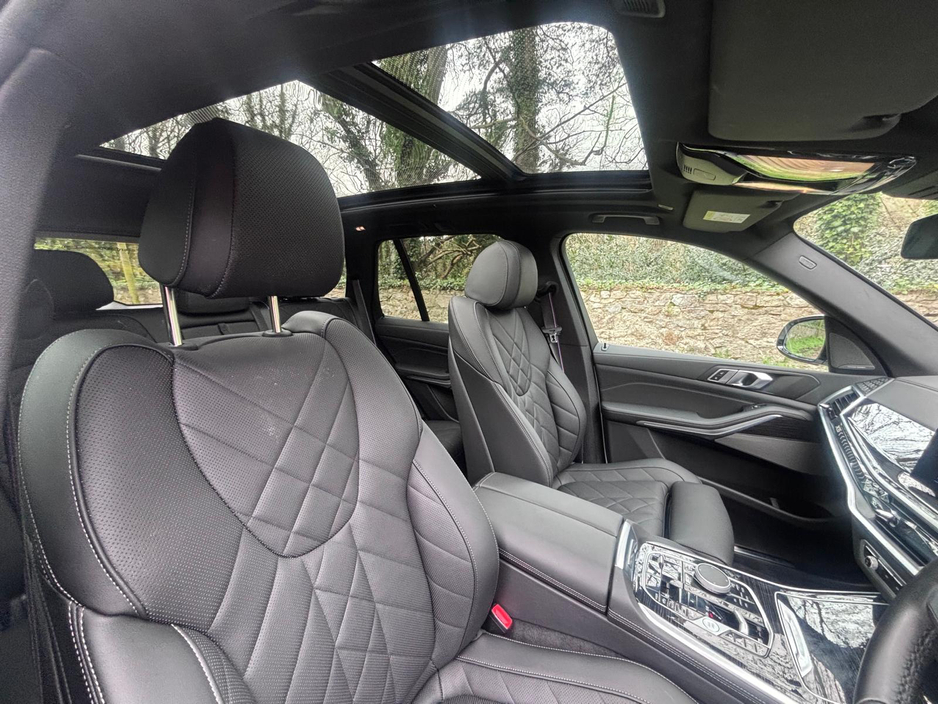 2025 BMW X5 - image 25