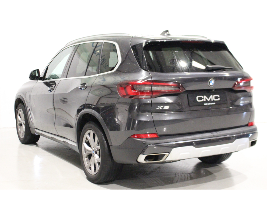 2020 BMW X5 - image 5