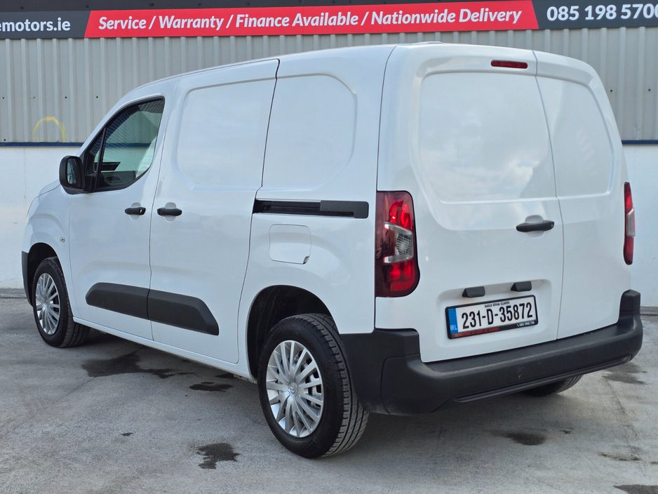 2023 Opel Combo - image 9
