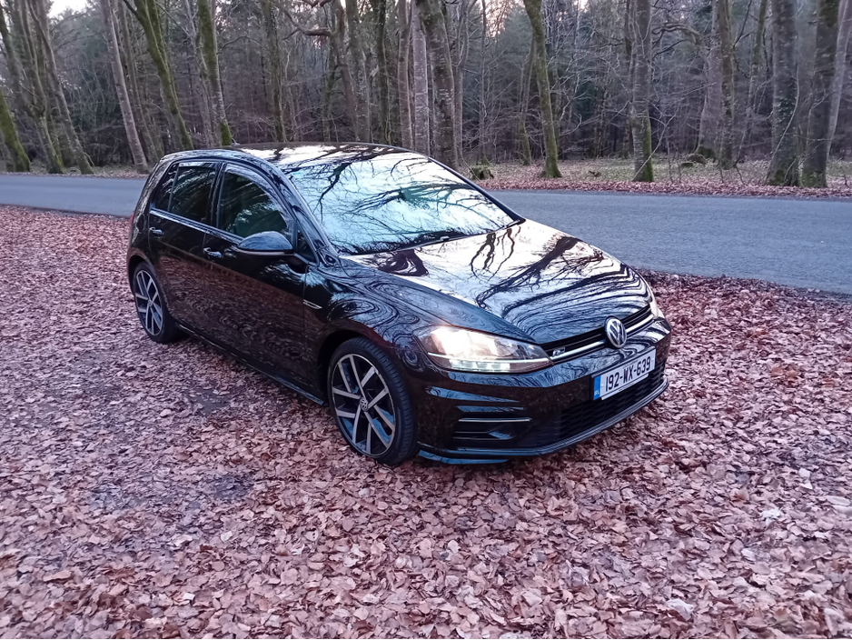 2019 Volkswagen Golf - image 3