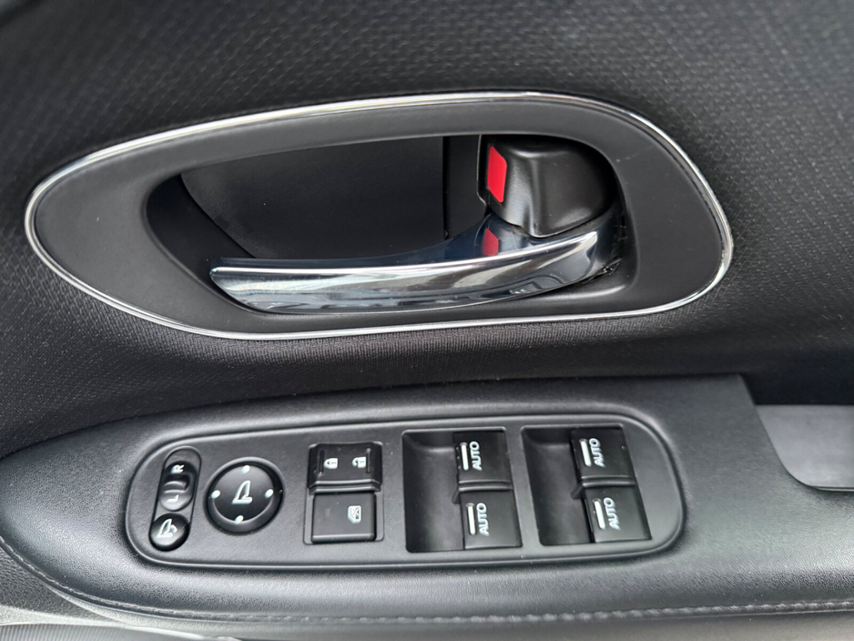 2015 Honda Vezel - image 20