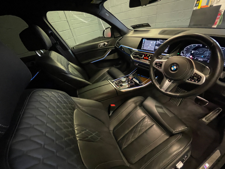 2022 BMW X5 xDrive45e M Sport €43,900