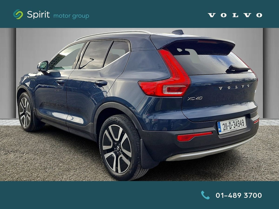 2021 Volvo XC40 - image 2