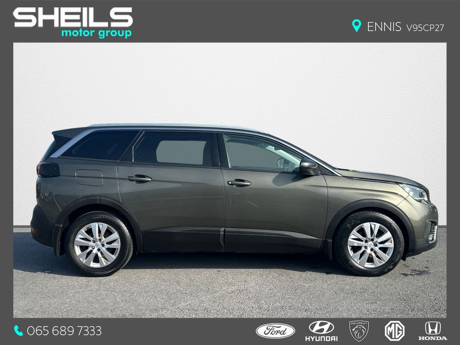 2021 Peugeot 5008 - image 10