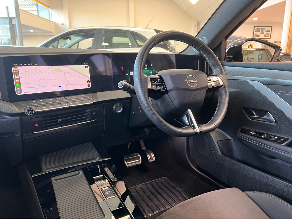 2024 Opel Astra - image 4