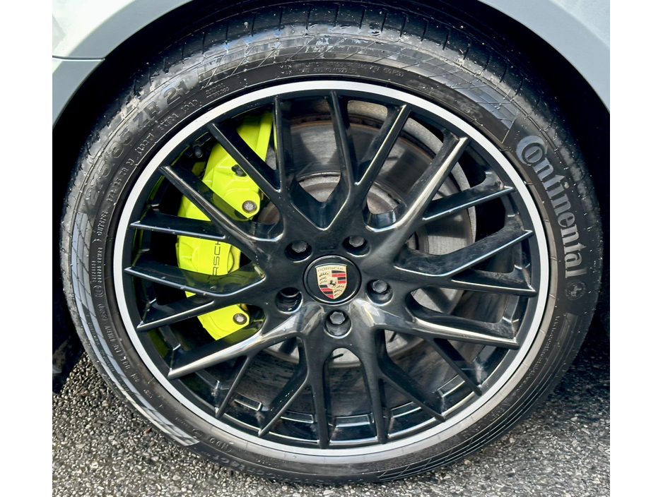 2022 Porsche Panamera 2+2 E-HY E-HYBRID CARBON TRIM €84,950