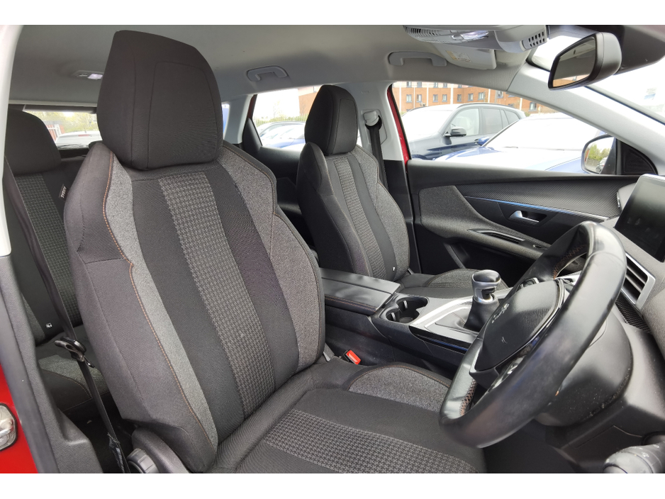 2017 Peugeot 3008 - image 9