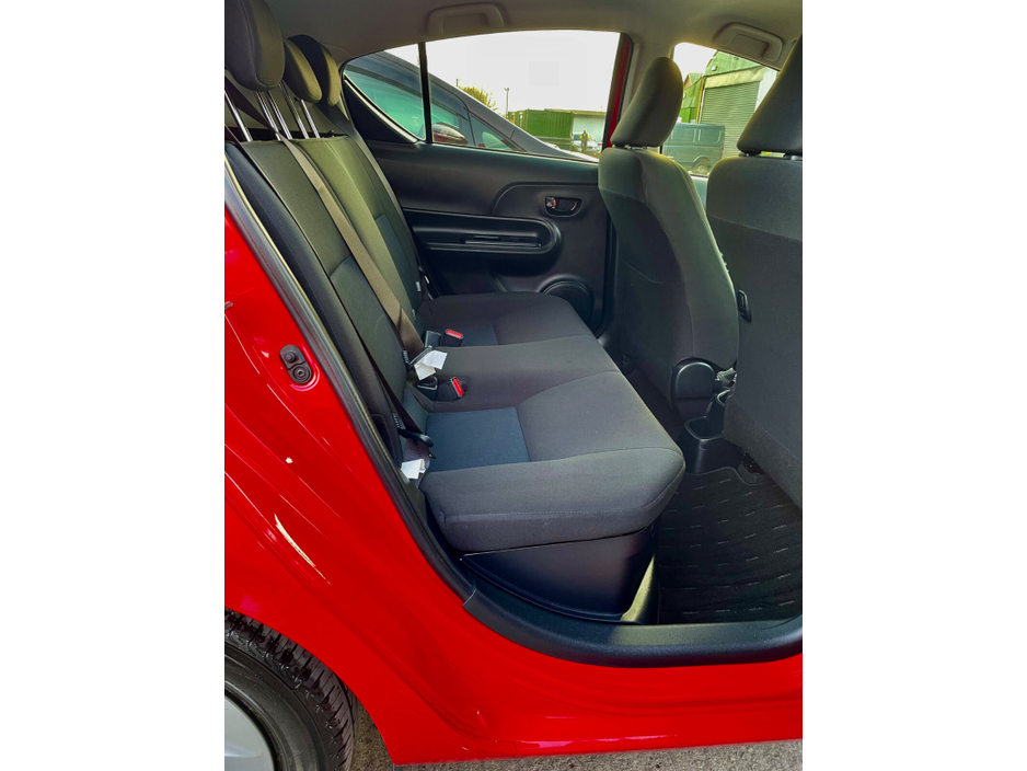 2019 Toyota Aqua - image 17