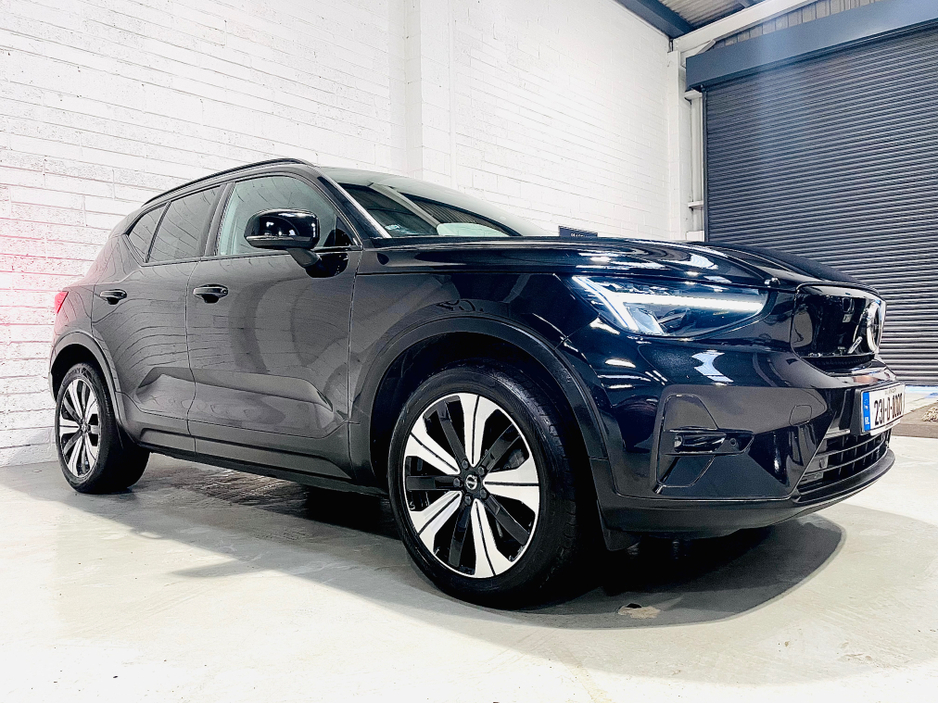 2023 Volvo XC40 - image 6