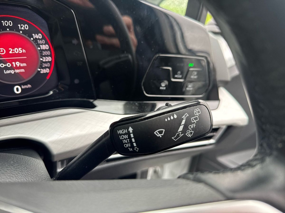 2023 Volkswagen Golf 2.0 TDI 115HP Life €24,975
