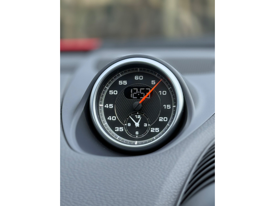 2018 Porsche 718 - image 24