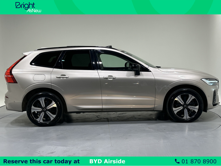 2023 Volvo XC60 - image 7
