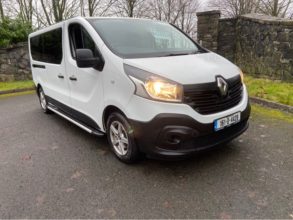 2016 Renault Trafic 9 Seat  Minibus 5 Door
