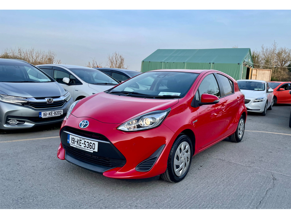 2019 Toyota Aqua - image 3