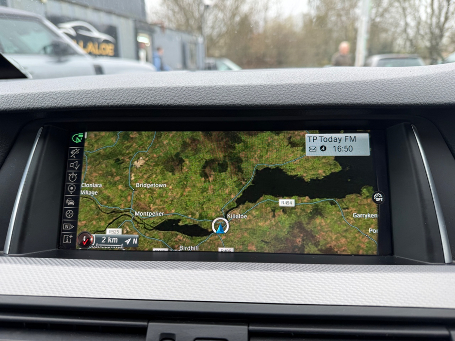 2016 BMW 5 Series - image 24