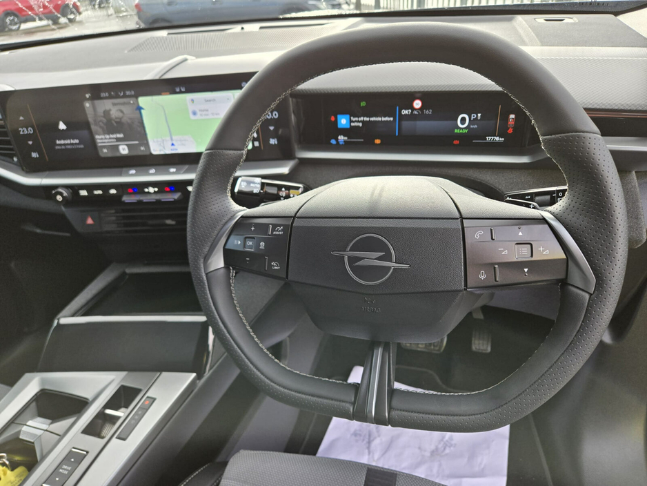 2025 Opel Grandland GS 73 kWh BEV €38,000