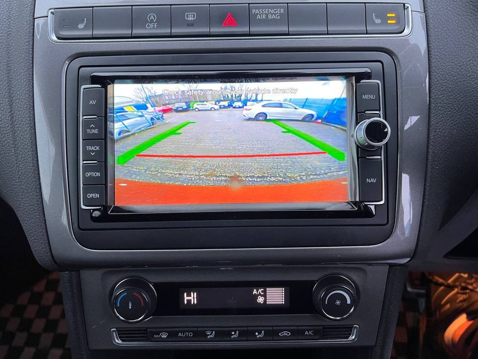 2017 Volkswagen Polo ORIGINAL EDITION 1.2 TSI AUTO // HEATED SEATS // REVERSE CAMERA // 16" MULTISPOKE ALLOYS €13,900