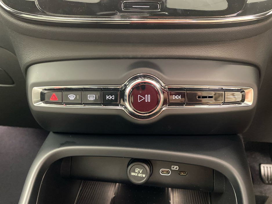 2026 Volvo EC40 - image 19