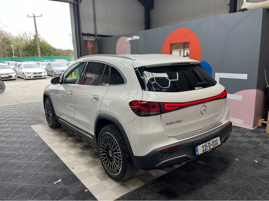 2022 Mercedes-Benz EQA - image 4