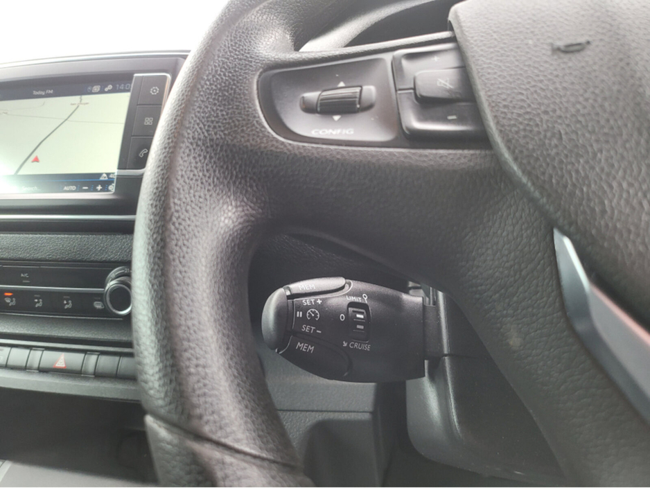 2021 Peugeot Expert - image 13