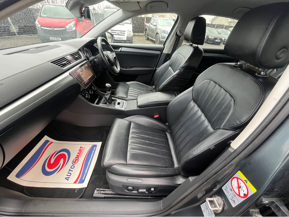2018 Skoda Superb - image 16