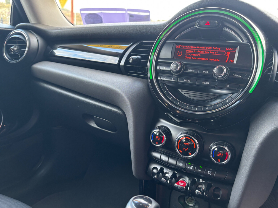 2015 MINI Hatch  €8,950