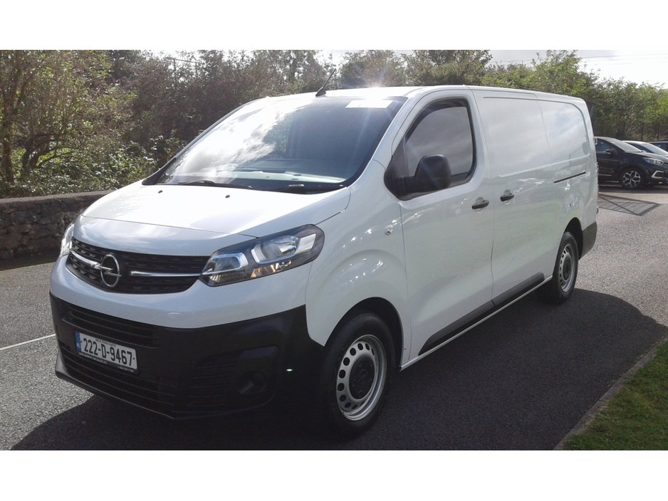2022 Opel Vivaro - image 6