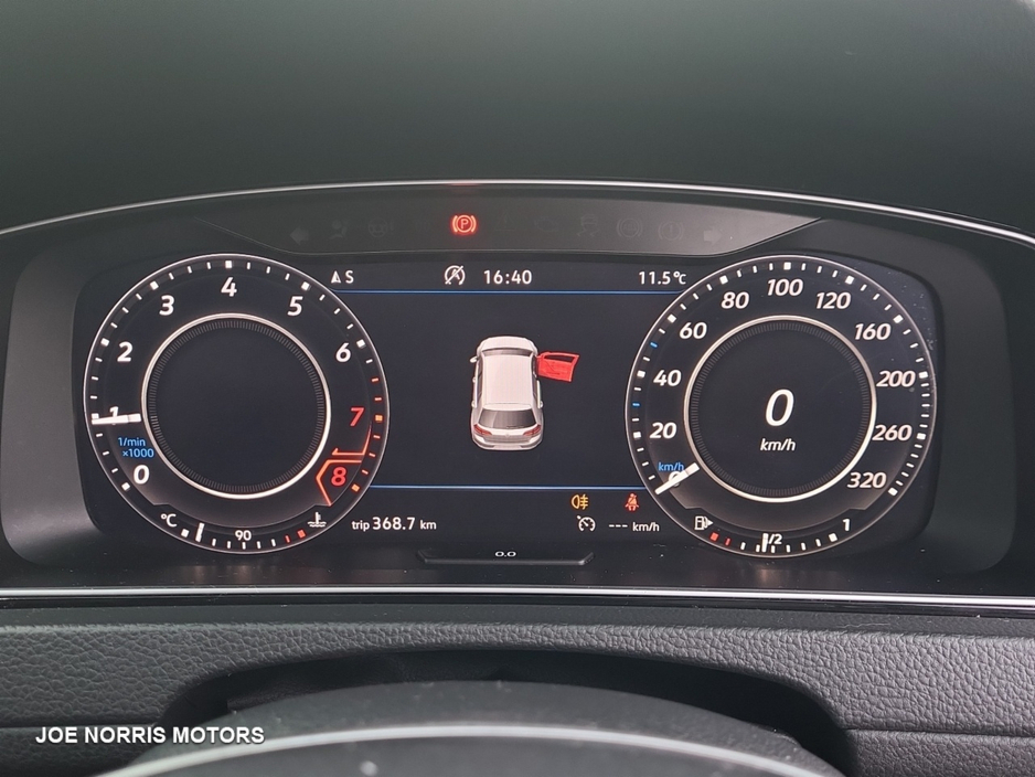 2020 Volkswagen Golf - image 20